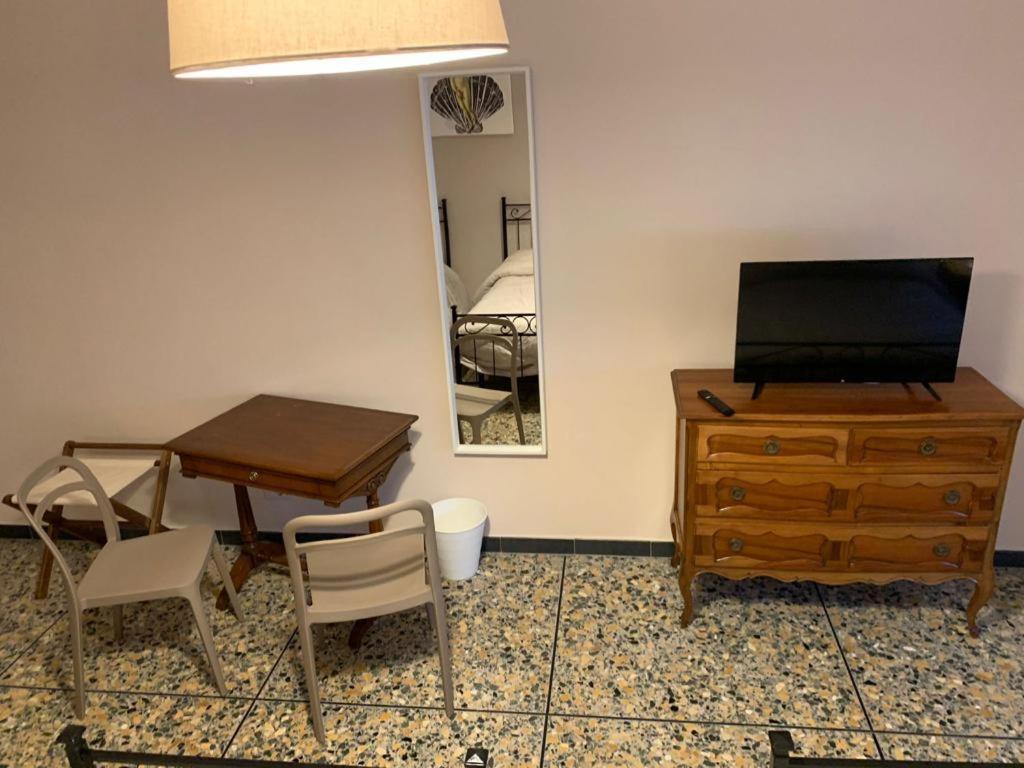 Ameli Room Florenţa Exterior foto